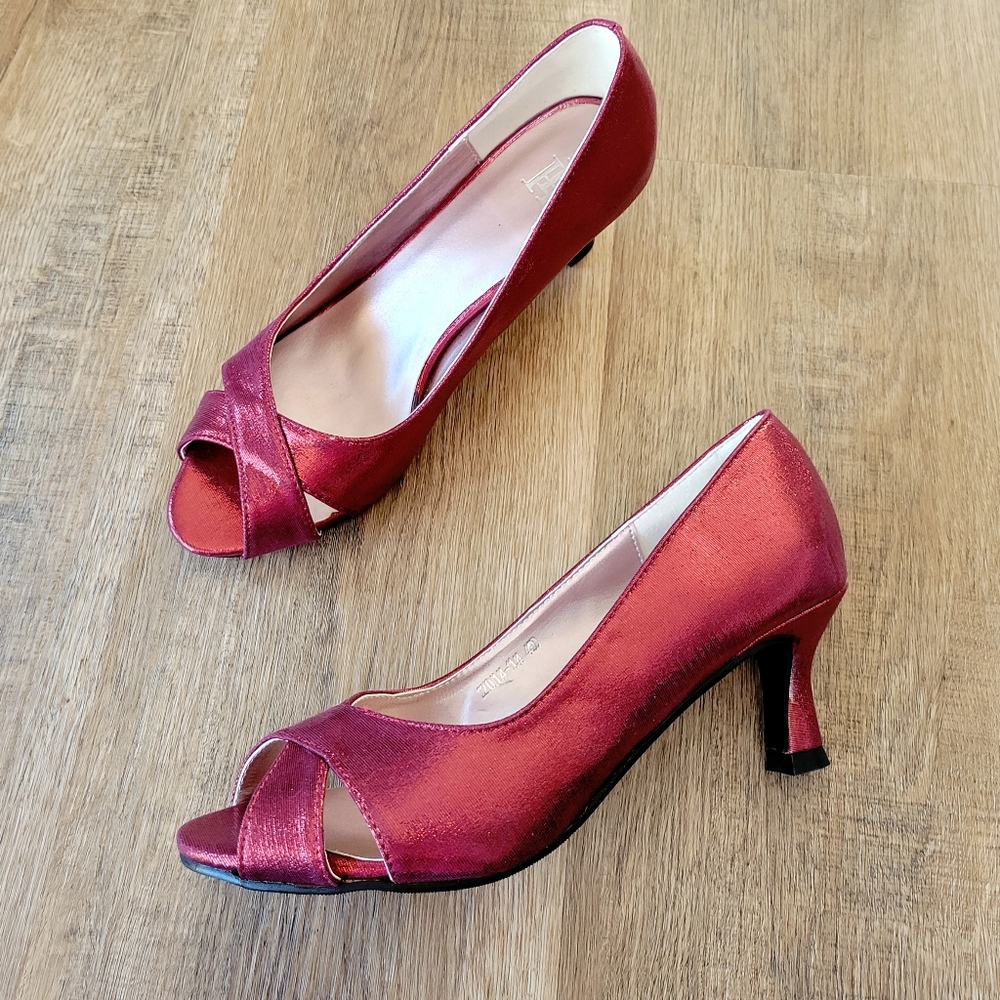 NEW 👠 Women's Shiny Red Peep Toe Heels / Pumps
